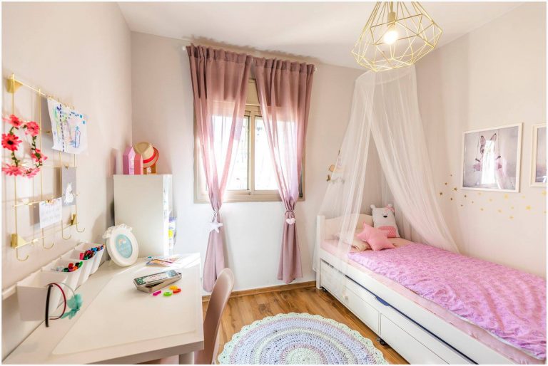עיצוב חדר ילדות בצבע ורוד וקרם - החדר של אור